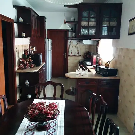 Nandes Place *