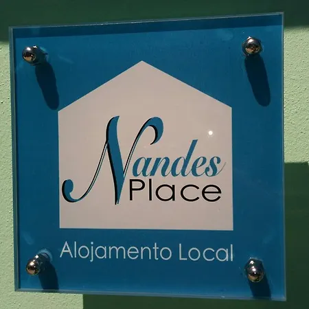 Nandes Place 公寓 *